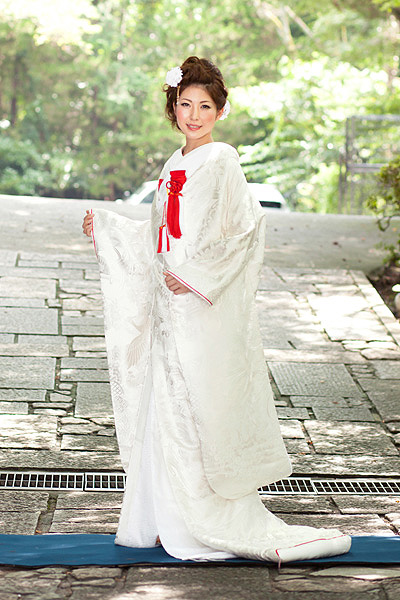 白無垢】衣装のご紹介：鳳凰吹き赤 | 京都の和装前撮り「華結び」