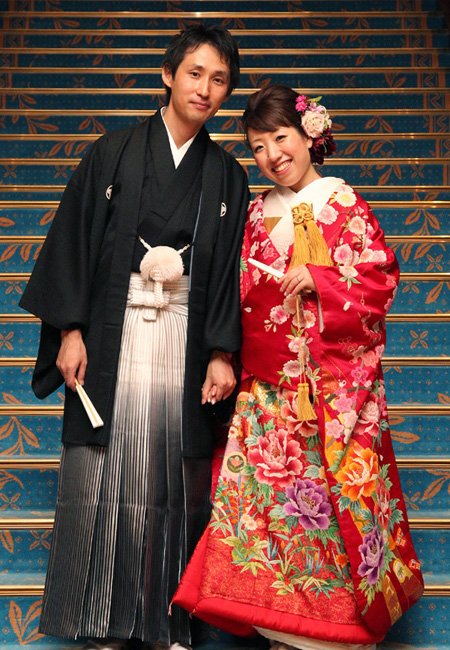 京都神社結婚式】オシャレ感のある白無垢と相良刺繍の色打掛 | 京都の